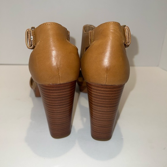 Franco Sarto t-strap heel sandal - Picture 3 of 6